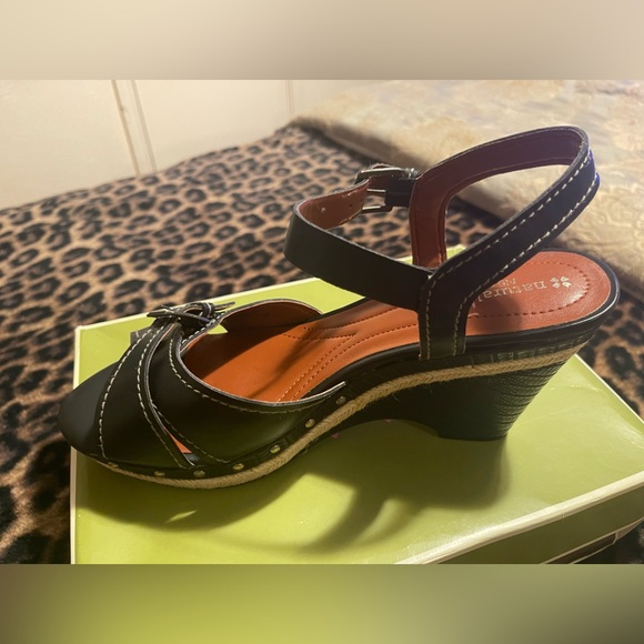 Naturalizer shoe, wedge, heel, color, black, size 10 1/2 M - Picture 2 of 4